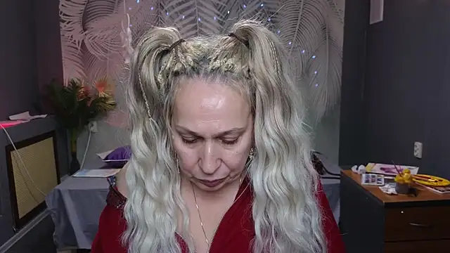 Snapshot of Penelope_Pinky chatting on January 2025 08:21:01 PM Penelope Pinky online show from January 2025 08:21:01 PM