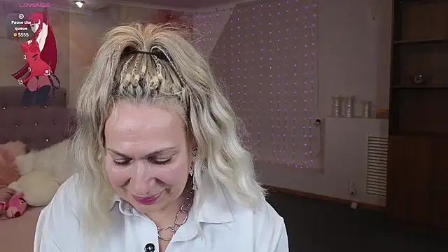 Snapshot of Penelope_Pinky chatting on February 2025 02:15:02 PM Penelope Pinky online show from February 2025 02:15:02 PM