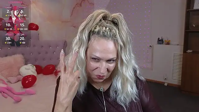 Snapshot of Penelope_Pinky chatting on February 2025 08:24:01 PM Penelope Pinky online show from February 2025 08:24:01 PM