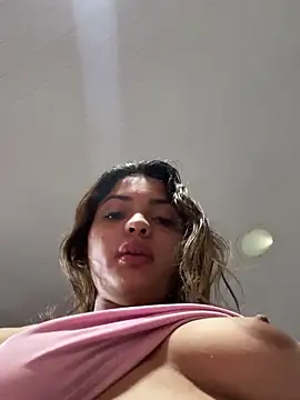 Nicollygriu online show from June 2026 02:44:02 PM