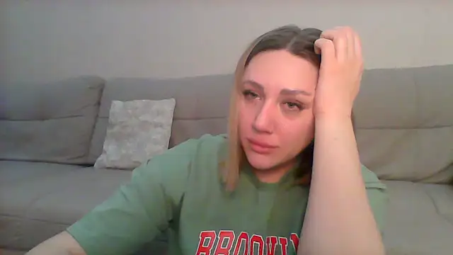 Snapshot of VickyLove047 chatting on February 2025 08:39:01 PM VickyLove047 online show from February 2025 08:39:01 PM