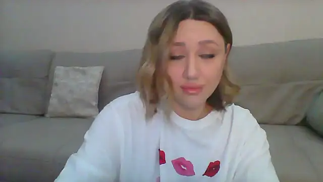 Snapshot of VickyLove047 chatting on March 2025 03:43:01 AM VickyLove047 online show from March 2025 03:43:01 AM