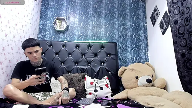 exotic hot couple online show from February 2026 09:09:02 PM