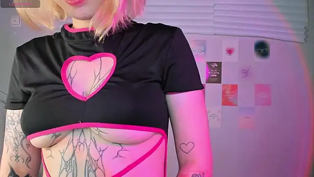 tender kiitty online show from December 2024 02:39:01 PM