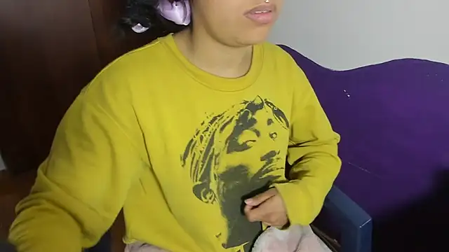 Natymontiell  online show from December 2024 01:21:01 PM