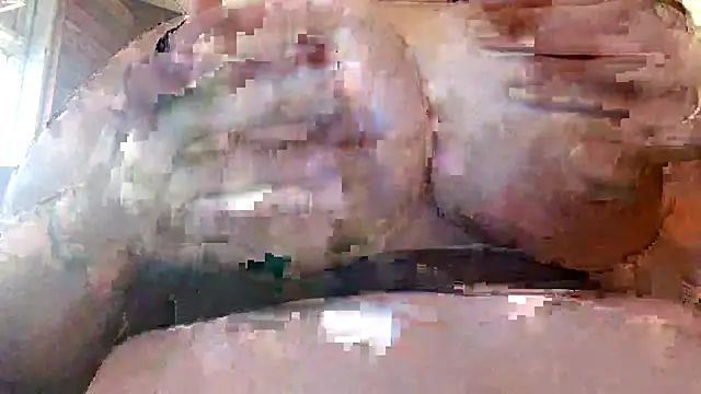 Snapshot of chrissybear84 chatting on June 2026 06:12:01 PM chrissybear84 online show from June 2026 06:12:01 PM