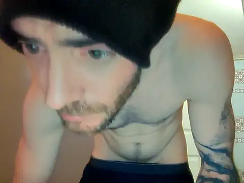 Snapshot of Huntzg23 chatting on November 2025 02:38:01 PM Huntzg23 online show from November 2025 02:38:01 PM