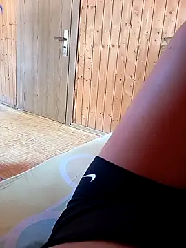 Snapshot of Eleni_Pappa chatting on September 2025 06:48:02 AM Eleni Pappa online show from September 2025 06:48:02 AM