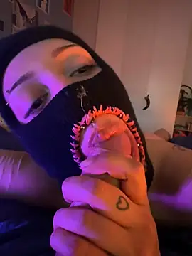 littlewitchxoxo online show from February 2025 03:47:01 PM