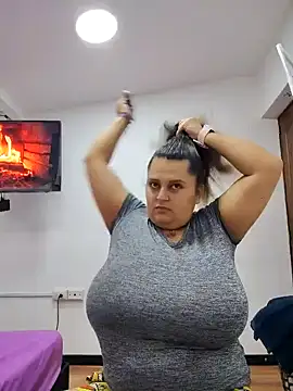 Miss balloonsmila online show from November 2025 03:56:01 AM