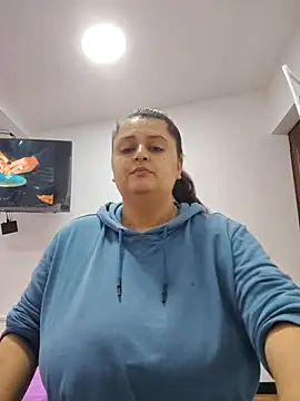 Miss balloonsmila online show from December 2025 09:41:02 PM