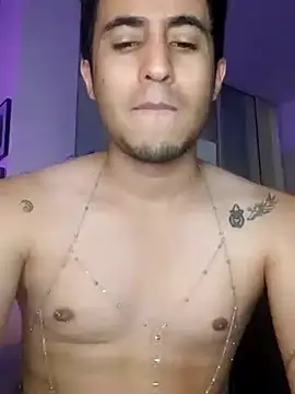 Snapshot of GamerQuinn chatting on January 2025 02:11:01 PM GamerQuinn online show from January 2025 02:11:01 PM