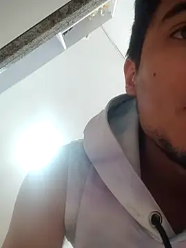 Snapshot of GamerQuinn chatting on February 2025 03:05:01 PM GamerQuinn online show from February 2025 03:05:01 PM