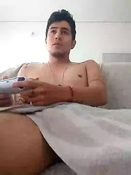 Snapshot of GamerQuinn chatting on September 2025 12:40:01 PM GamerQuinn online show from September 2025 12:40:01 PM