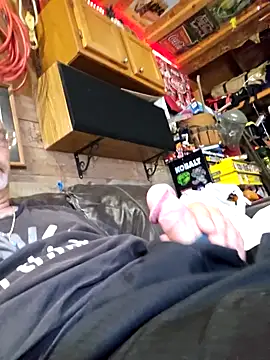 Snapshot of tileguyyy chatting on September 2025 06:08:02 PM tileguyyy online show from September 2025 06:08:02 PM