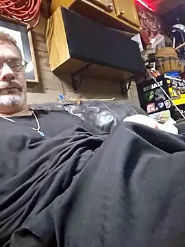 Snapshot of tileguyyy chatting on September 2025 04:04:02 AM tileguyyy online show from September 2025 04:04:02 AM