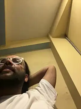 Arsh Loves Luv online show from January 2025 01:31:01 PM