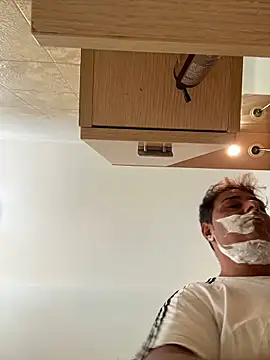 SecretlyDD online show from October 2025 07:36:02 AM