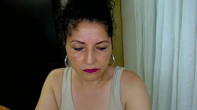 Snapshot of arianna_ros3 chatting on April 2026 11:51:02 PM arianna ros3 online show from April 2026 11:51:02 PM
