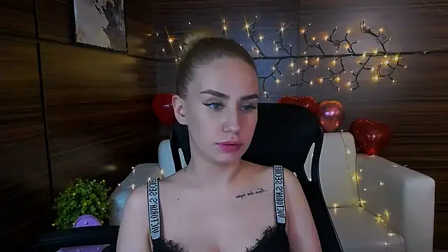 playful sophie online show from March 2025 01:01:01 AM