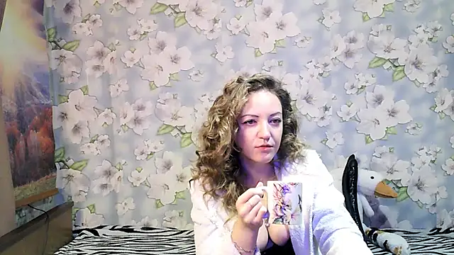 KattyLuuu online show from October 2025 08:53:02 PM