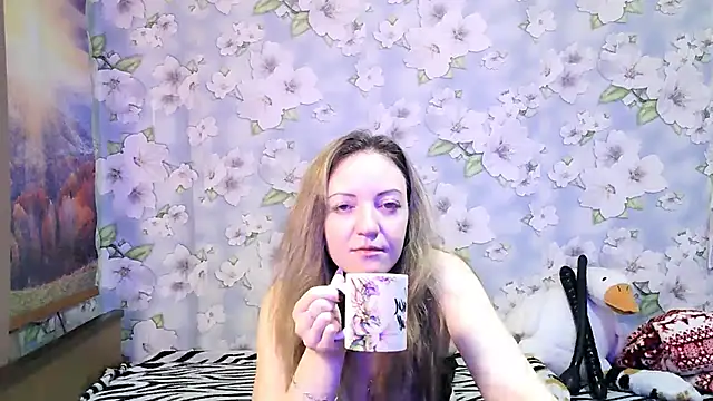 KattyLuuu online show from October 2025 09:11:01 PM