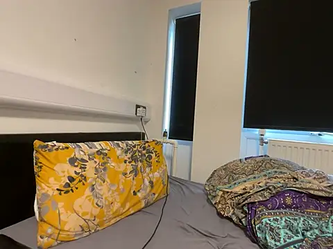 LavenderBuxton online show from February 2025 01:06:01 PM