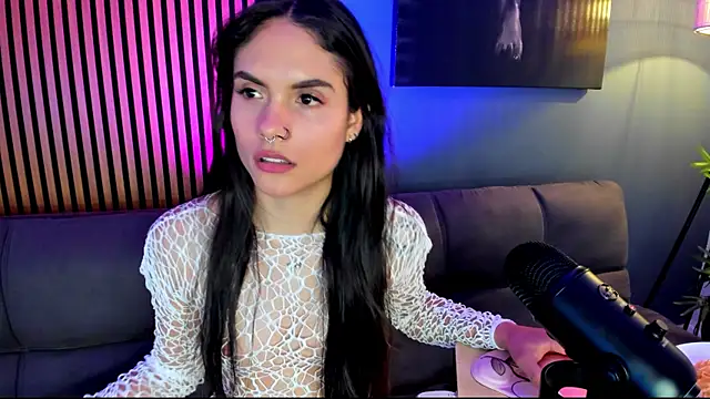 Snapshot of Gaby_Ferrer chatting on November 2025 04:08:02 PM Gaby Ferrer online show from November 2025 04:08:02 PM