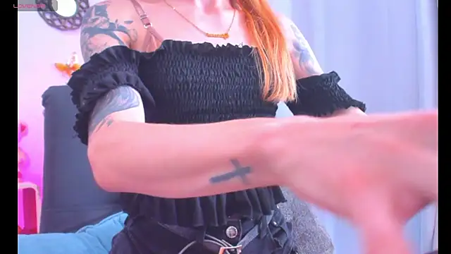 GabbyHills online show from December 2025 01:38:02 PM