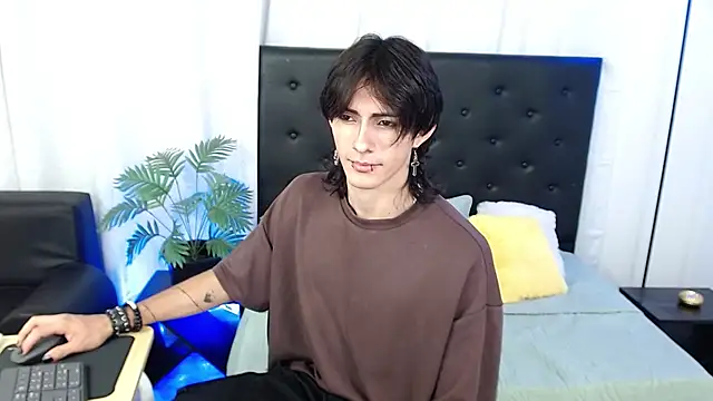 Snapshot of andreey50 chatting on November 2025 02:10:02 PM andreey50 online show from November 2025 02:10:02 PM