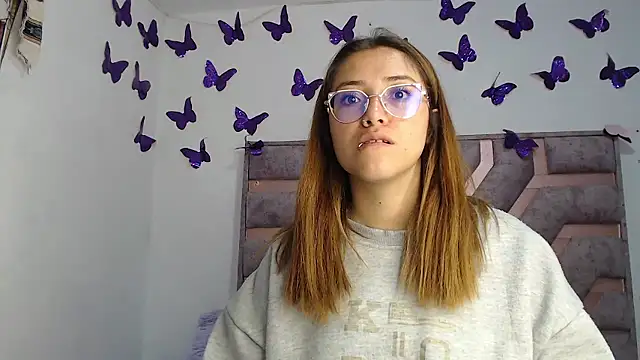 Anny Fox- online show from January 2026 03:22:02 AM