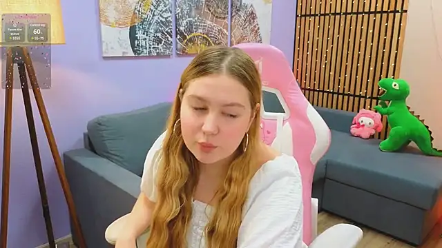 Snapshot of Ellie_Wellie chatting on February 2025 01:44:01 PM Ellie Wellie online show from February 2025 01:44:01 PM