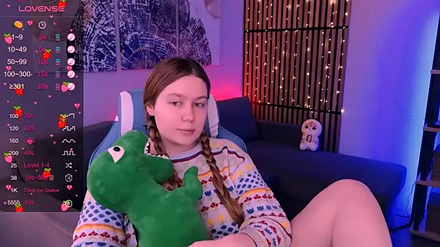 Snapshot of Ellie_Wellie chatting on October 2025 11:42:02 PM Ellie Wellie online show from October 2025 11:42:02 PM