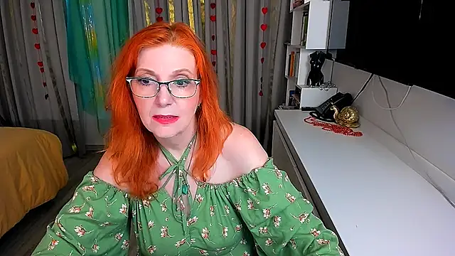 Snapshot of Fire-Fox-One chatting on April 2026 06:32:02 PM Fire-Fox-One online show from April 2026 06:32:02 PM