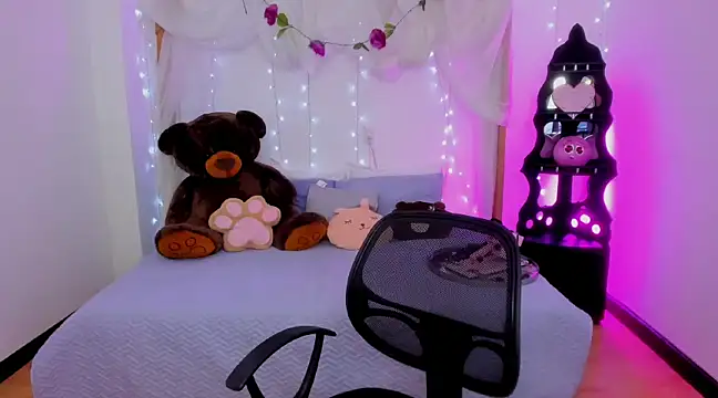 Camillesanto online show from January 2025 09:15:01 PM