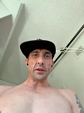 JuicyFuckinPussy online show from April 2026 06:02:01 PM