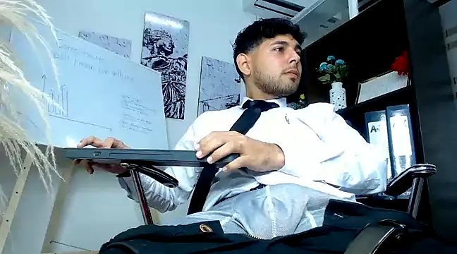 Snapshot of Samir_bear chatting on January 2025 03:50:01 PM Samir bear online show from January 2025 03:50:01 PM