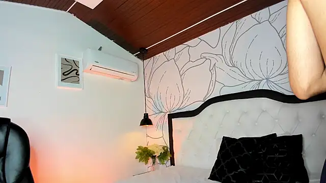 Snapshot of Samir_bear chatting on November 2025 02:34:01 AM Samir bear online show from November 2025 02:34:01 AM