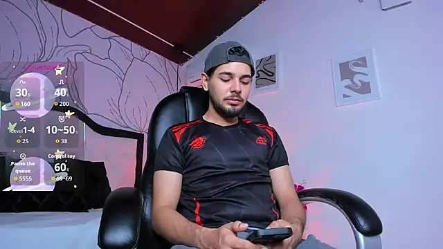 Snapshot of Samir_bear chatting on December 2025 12:36:01 PM Samir bear online show from December 2025 12:36:01 PM