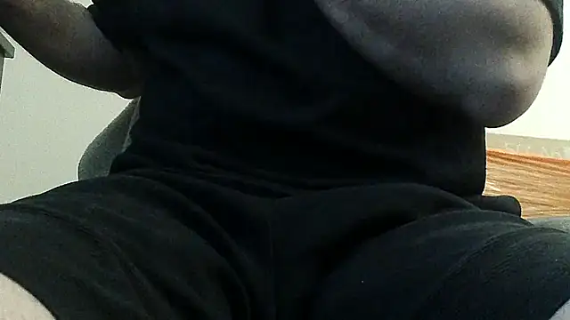 Snapshot of teek1234_1 chatting on March 2025 04:24:02 AM teek1234 1 online show from March 2025 04:24:02 AM