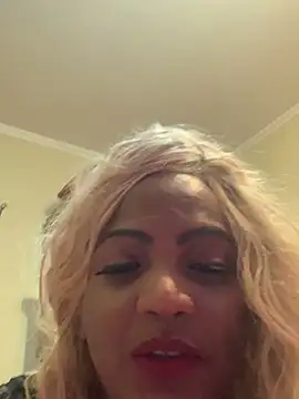 Snapshot of The-Beyonce chatting on January 2025 03:37:01 AM The-Beyonce online show from January 2025 03:37:01 AM