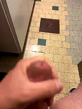 Snapshot of mikiss789 chatting on November 2025 04:15:02 AM mikiss789 online show from November 2025 04:15:02 AM