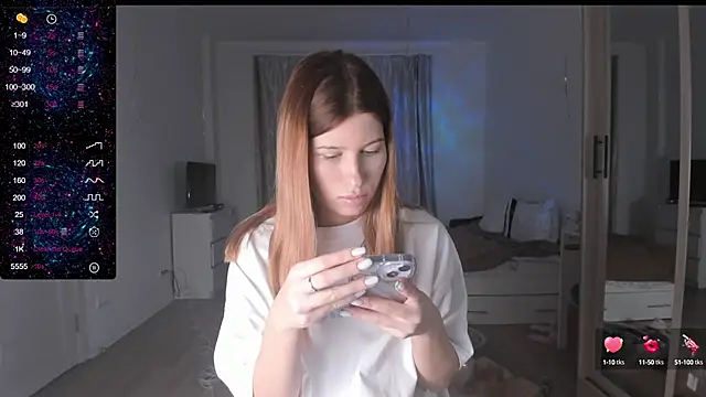 Snapshot of Agnes_Allenn chatting on December 2024 07:03:02 PM Agnes Allenn online show from December 2024 07:03:02 PM