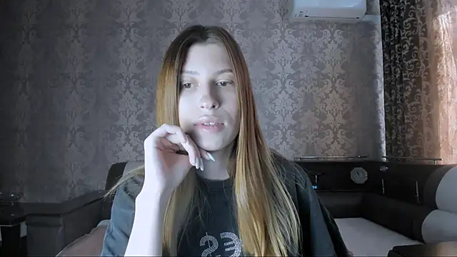 Snapshot of Agnes_Allenn chatting on September 2025 10:05:01 AM Agnes Allenn online show from September 2025 10:05:01 AM
