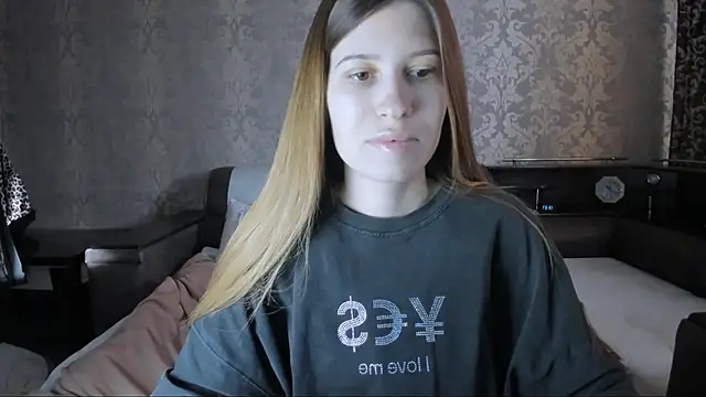 Agnes Allenn online show from November 2025 10:37:01 AM