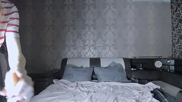 Agnes Allenn online show from November 2025 09:43:02 AM