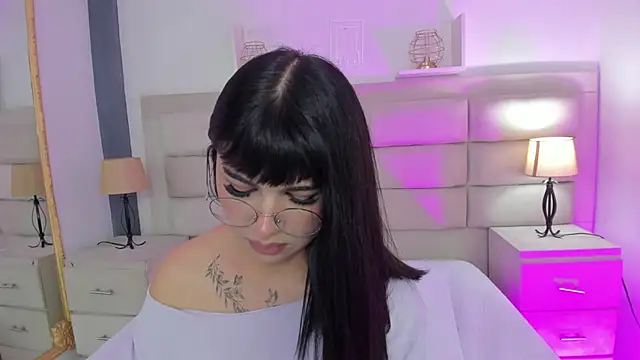 RoseCassie online show from February 2025 04:37:02 PM