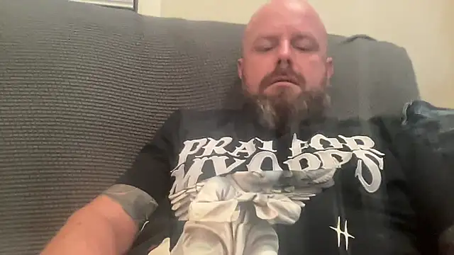 Thickirishcock850 online show from November 2025 04:01:02 AM