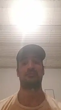 italianbighorse22 online show from October 2025 12:26:01 AM