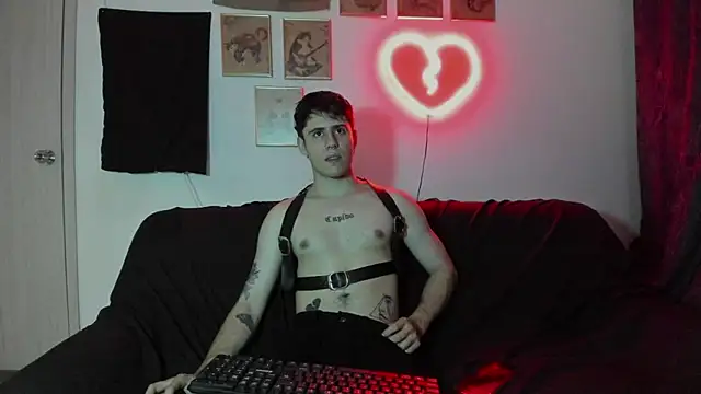 Snapshot of Antonello_Vannucci chatting on January 2025 09:05:01 PM Antonello Vannucci online show from January 2025 09:05:01 PM